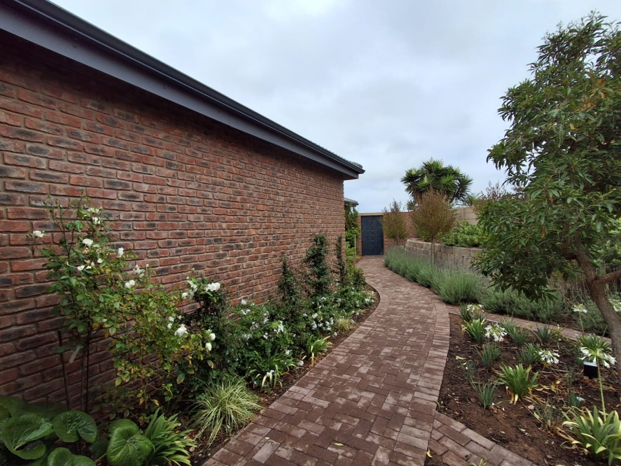 3 Bedroom Property for Sale in Stilbaai Wes Western Cape